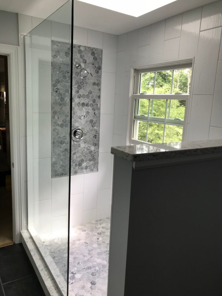 19 FRAMELESS SPLASH PANEL 19 FRAMELESS SPLASH PANEL