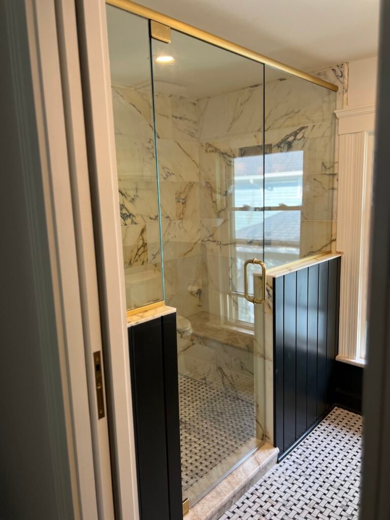 FRAMELESS ENCLOSURE - KNEE WALLS FRAMELESS ENCLOSURE - KNEE WALLS