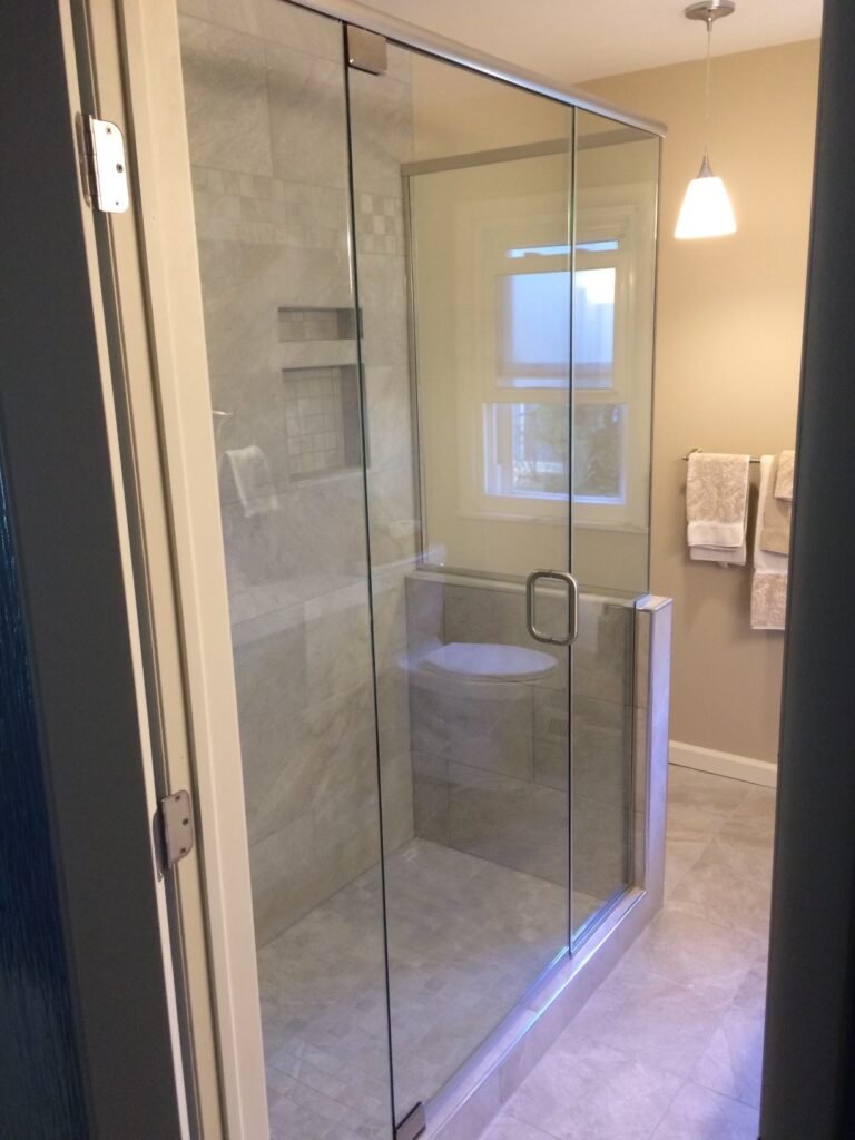 FRAMELESS ENCLOSURE - NOTCH KNEE WALL _ RETURN FRAMELESS ENCLOSURE - NOTCH KNEE WALL _ RETURN