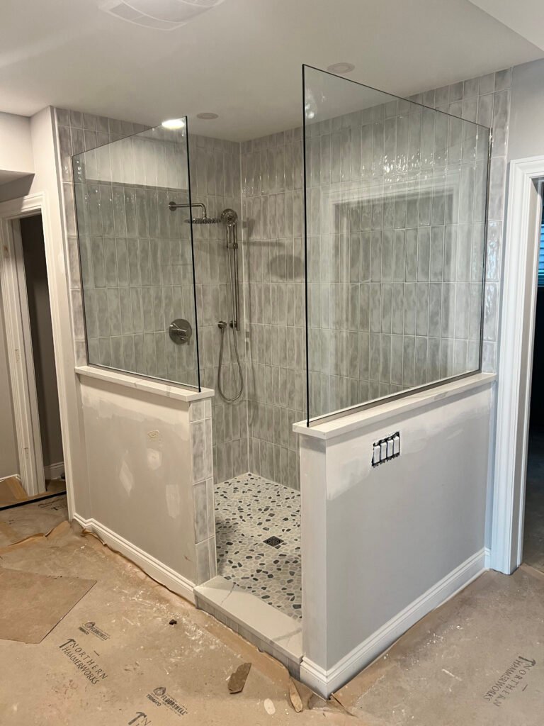 FRAMELESS SPLASH PANELS - KNEE WALLS FRAMELESS SPLASH PANELS - KNEE WALLS